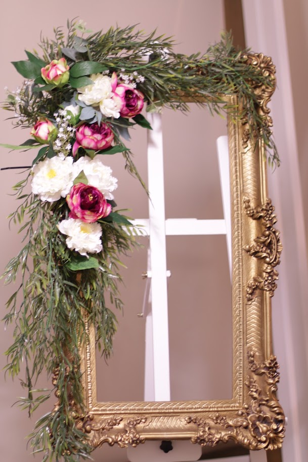 Gold Vintage Frame (80cm x 40 cm)