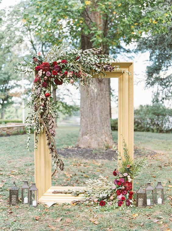 Gold Vintage Frame (80cm x 40 cm)