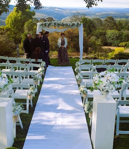 Classic White Florals package- Arbour, plinths & signing table