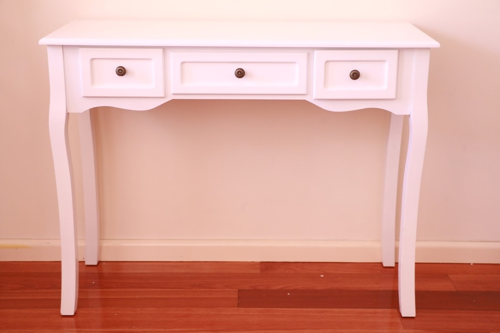 Classic White Signing Table