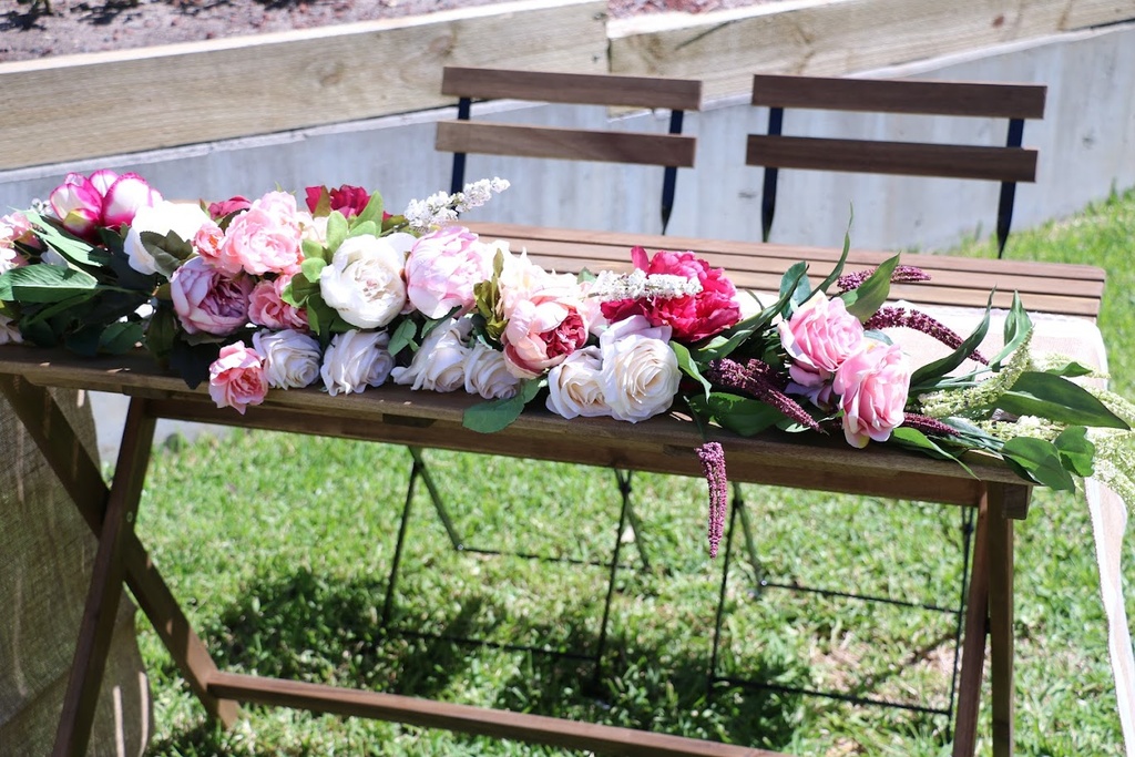 Timber Country Signing Table