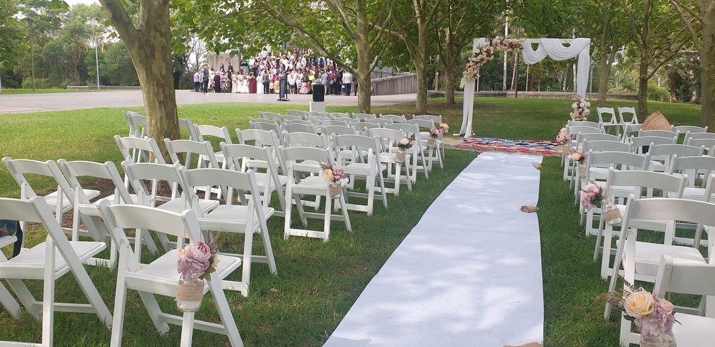 White Non-Woven Aisle Runner (1.2 m x 10 m)