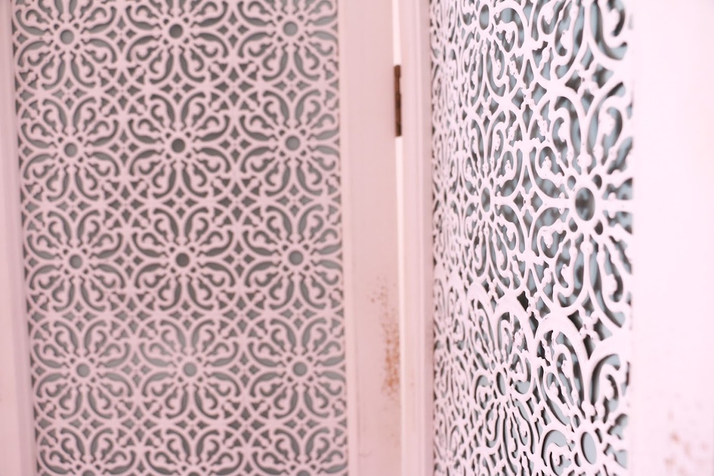 Vintage Style White Lace Mesh 3 Panel Screen