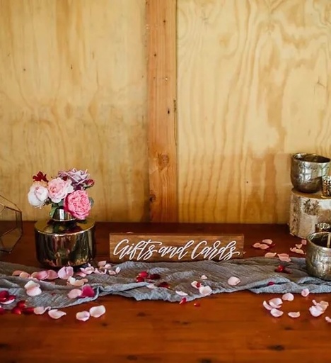 [Signs] Wooden Gifts and Cards Sign