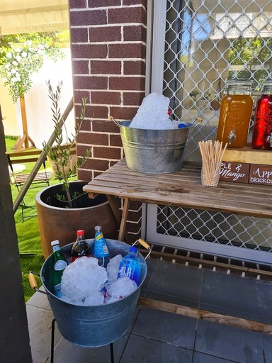 Galvanized Drinks Bucket with Ice